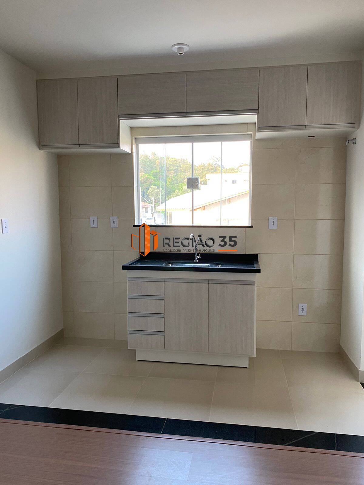 Apartamento à venda com 2 quartos, 70m² - Foto 4