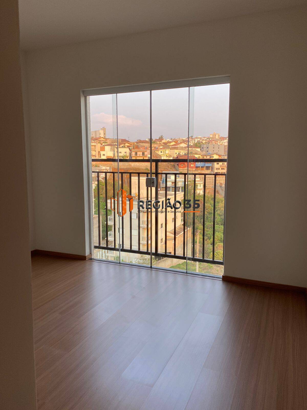 Apartamento à venda com 2 quartos, 70m² - Foto 9