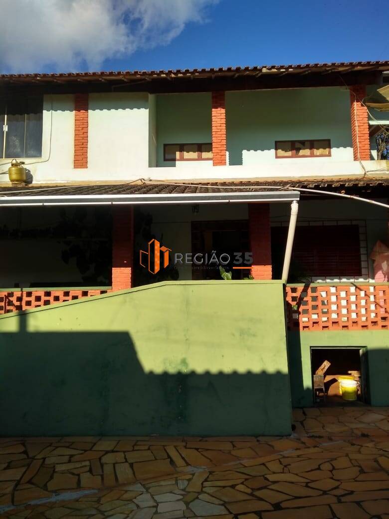 Fazenda à venda com 6 quartos, 600m² - Foto 2