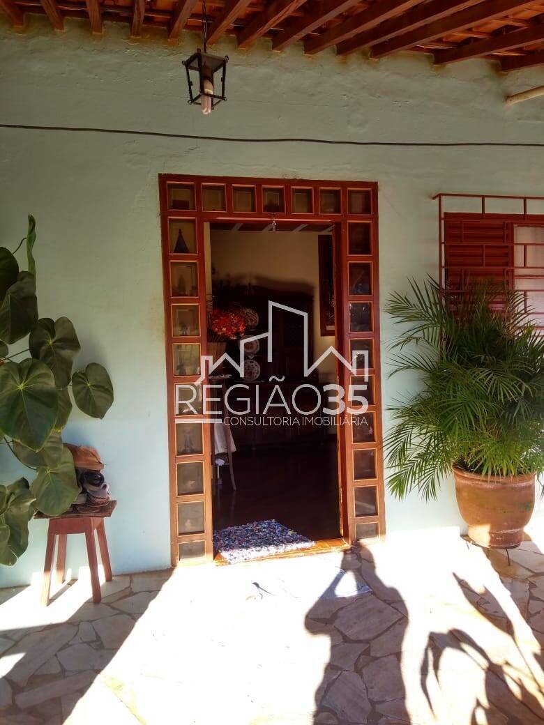 Fazenda à venda com 6 quartos, 600m² - Foto 11