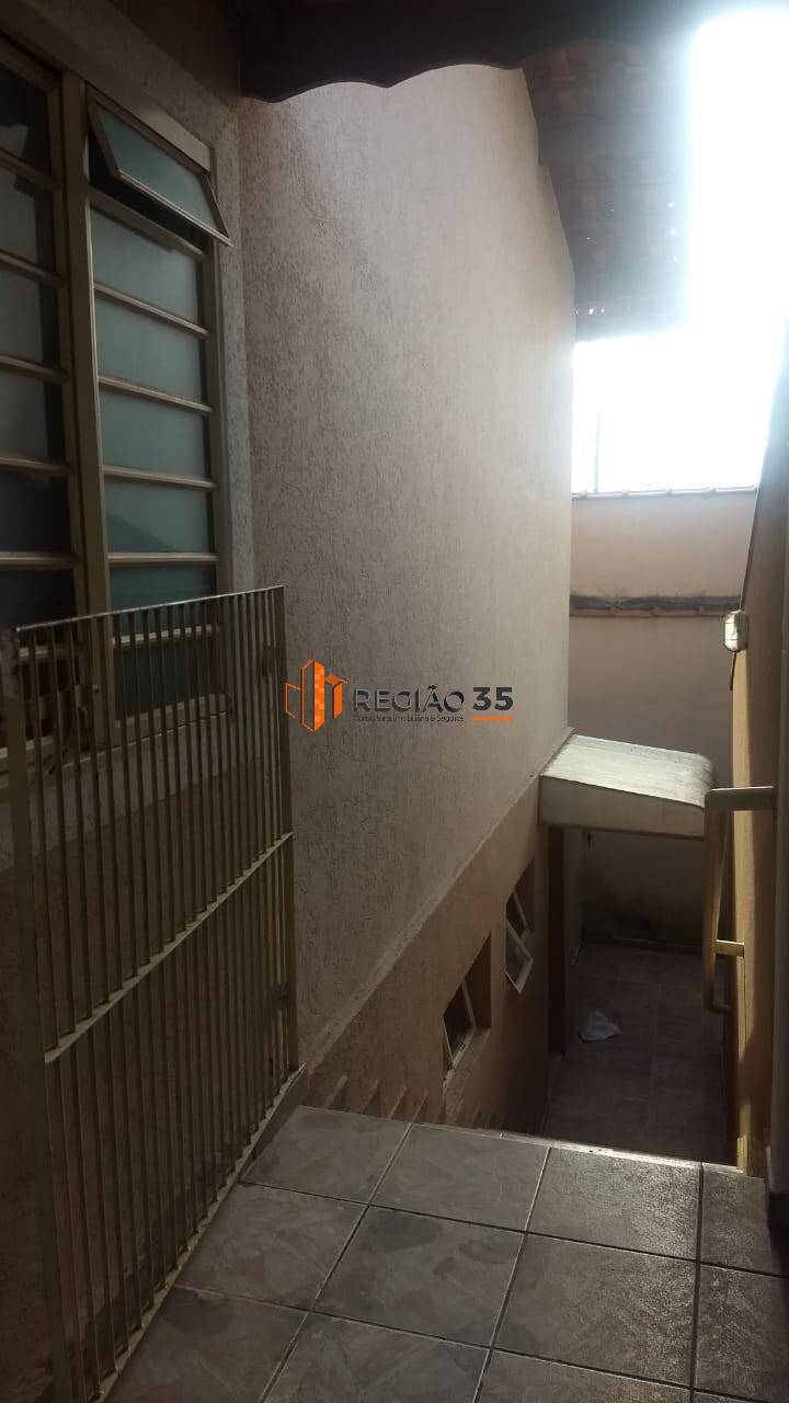 Casa à venda com 3 quartos, 200m² - Foto 18