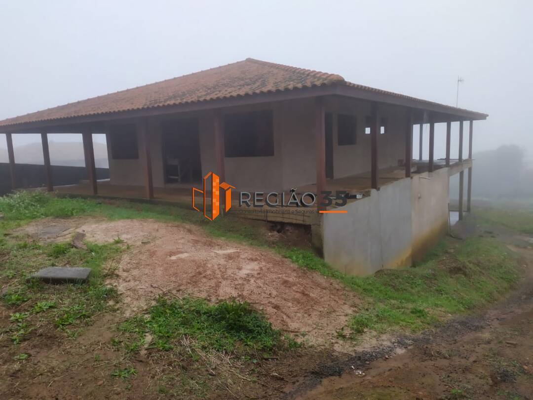 Casa à venda com 5 quartos, 400m² - Foto 1