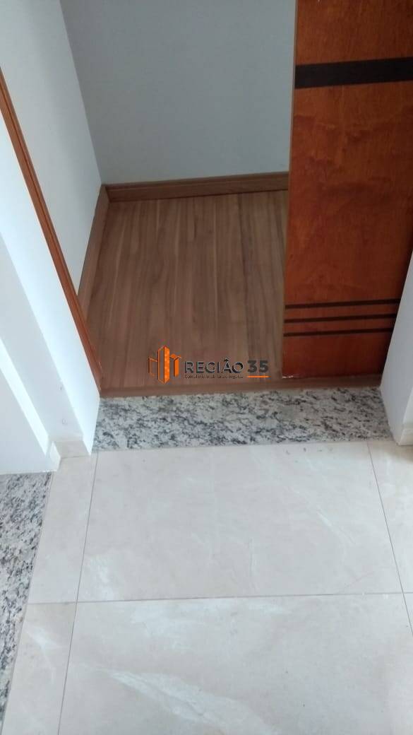 Apartamento à venda com 3 quartos, 75m² - Foto 3