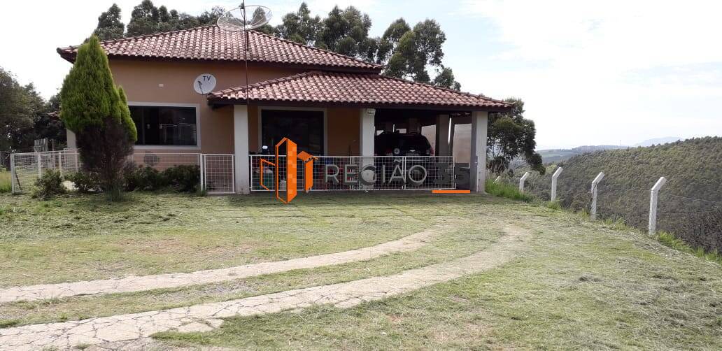 Fazenda à venda com 3 quartos, 200m² - Foto 1