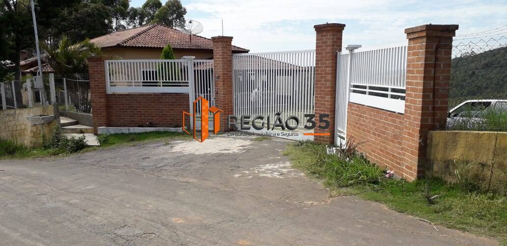 Fazenda à venda com 3 quartos, 200m² - Foto 2