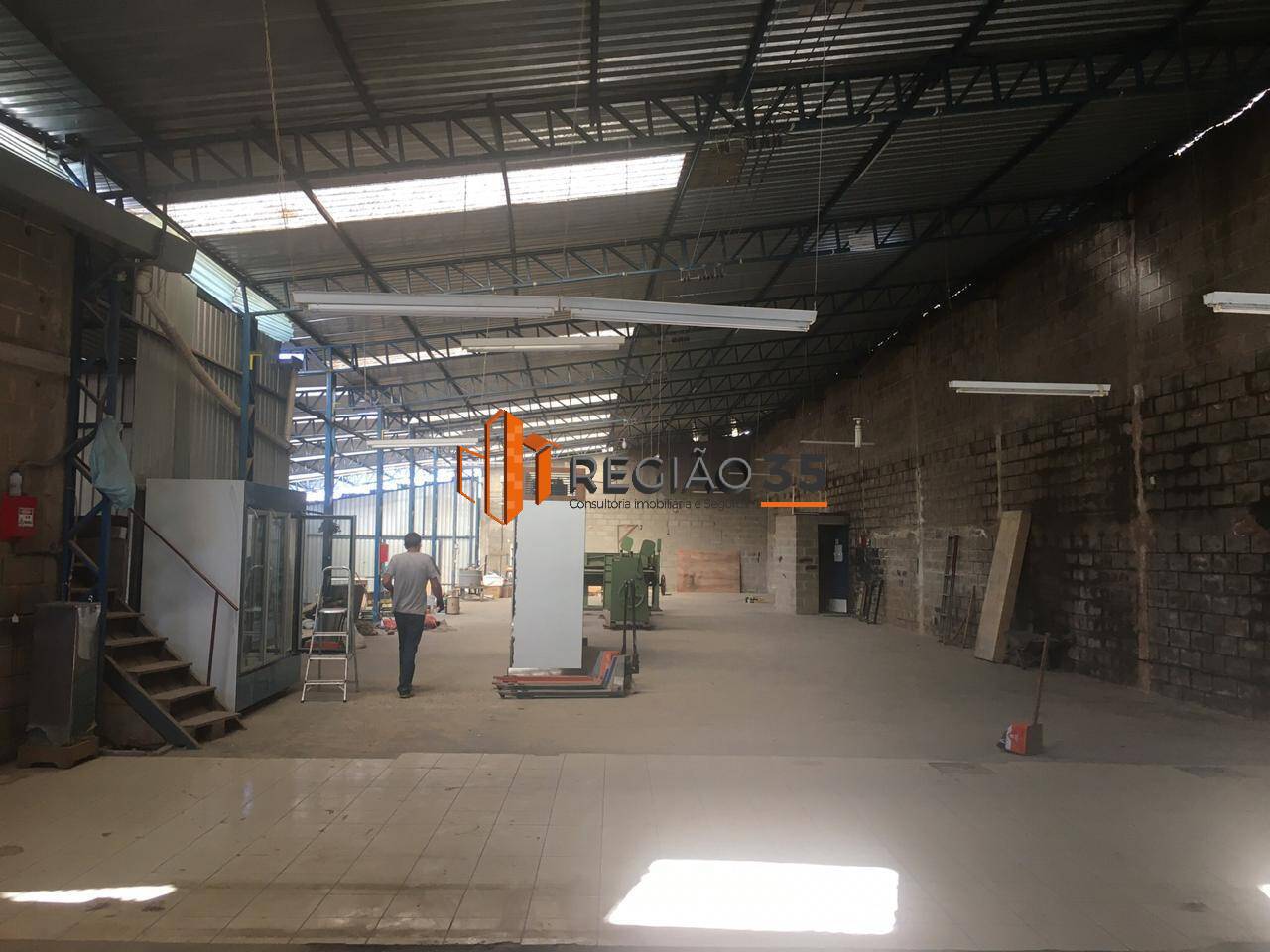 Prédio Inteiro para alugar, 2200m² - Foto 2