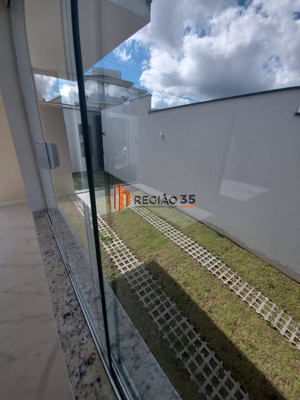 Casa à venda com 3 quartos, 374m² - Foto 9