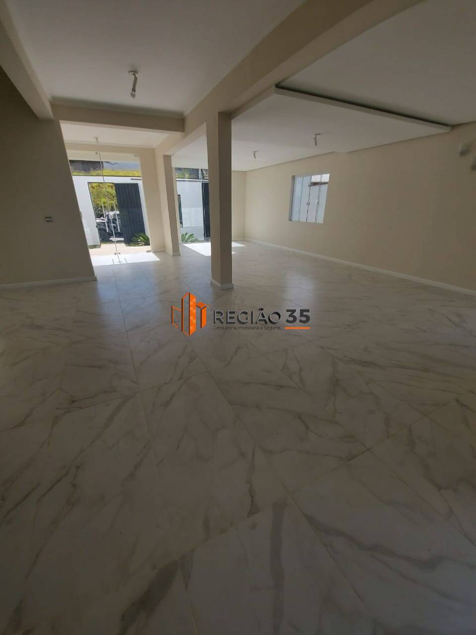 Casa à venda com 3 quartos, 374m² - Foto 11