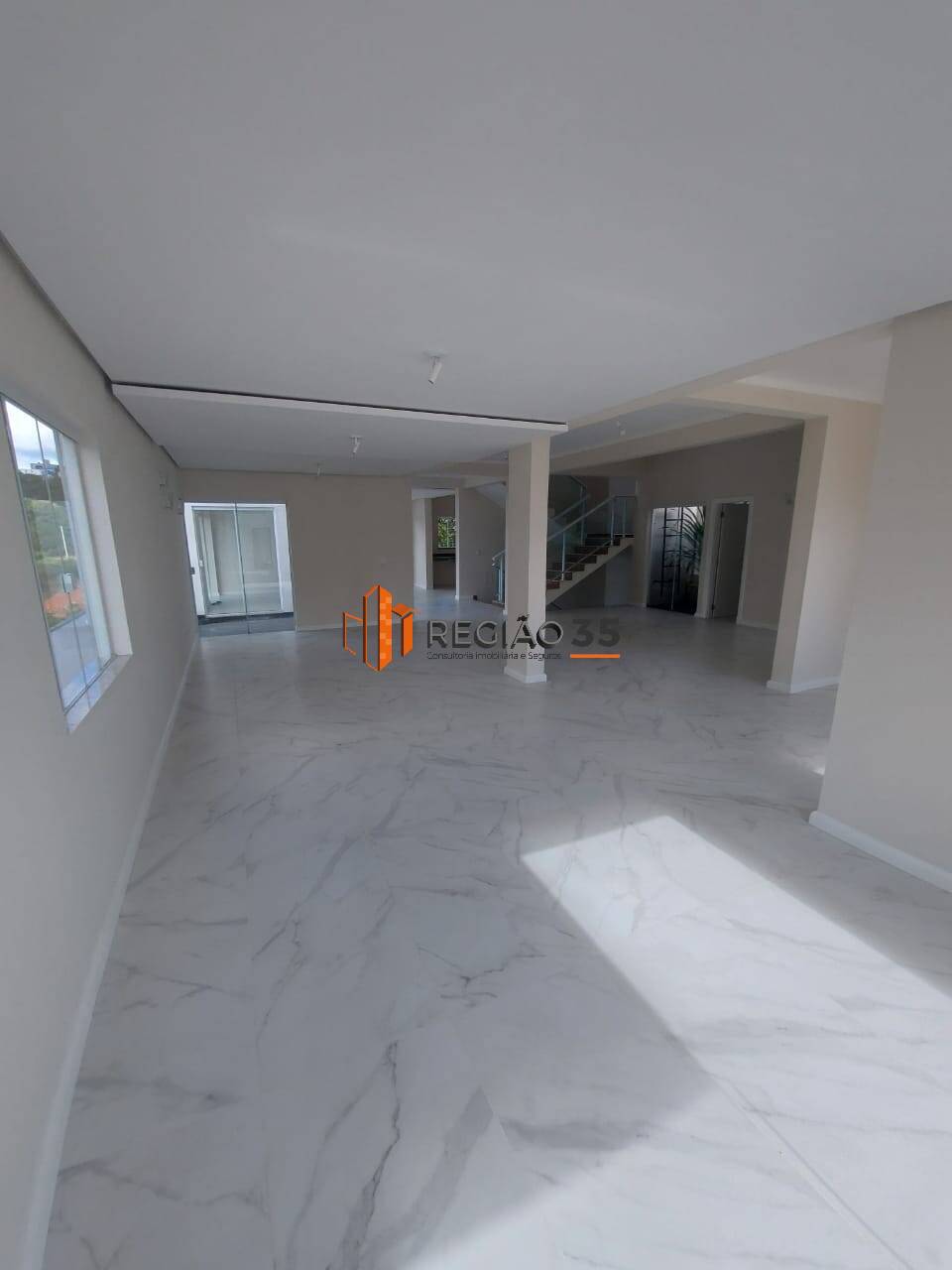 Casa à venda com 3 quartos, 374m² - Foto 14