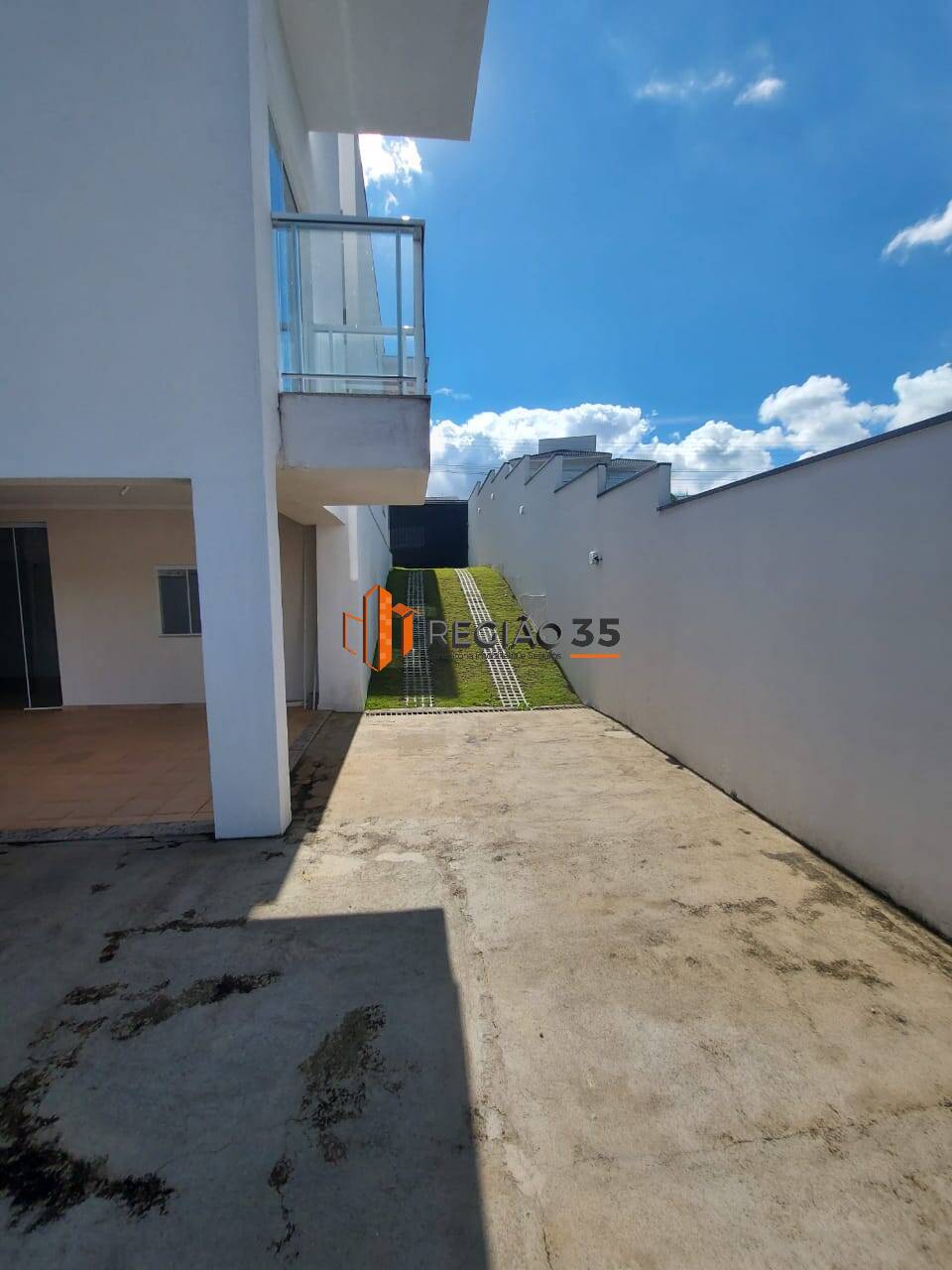 Casa à venda com 3 quartos, 374m² - Foto 4