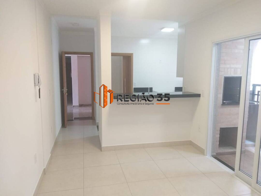 Apartamento à venda com 3 quartos, 97m² - Foto 3