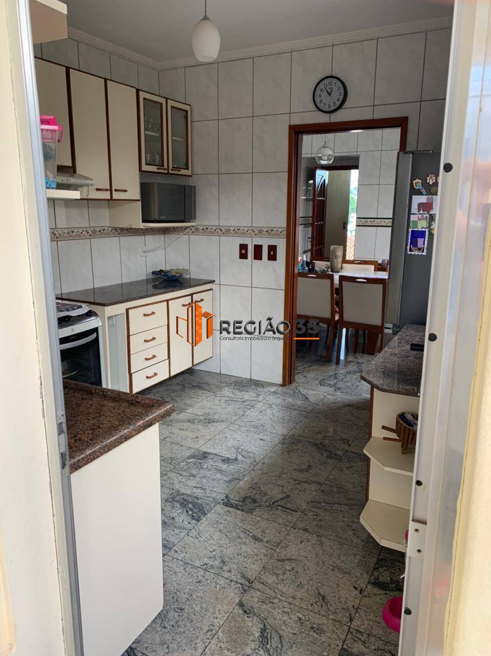 Casa à venda com 3 quartos, 326m² - Foto 6