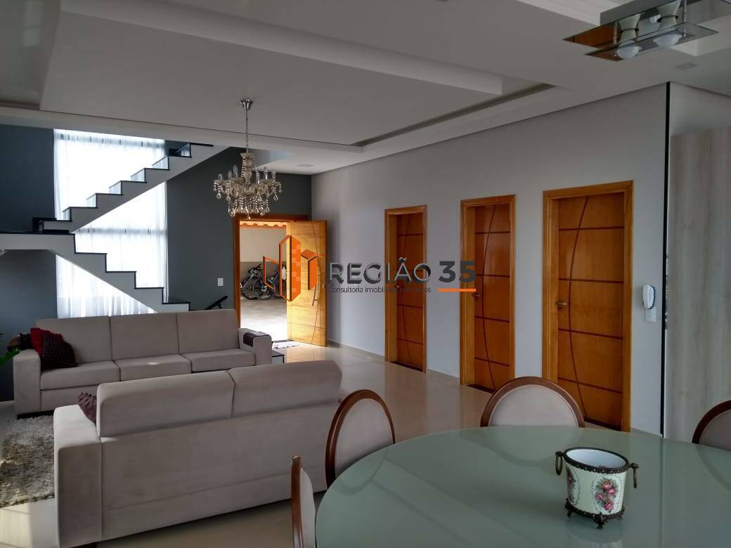 Casa à venda com 3 quartos, 350m² - Foto 3