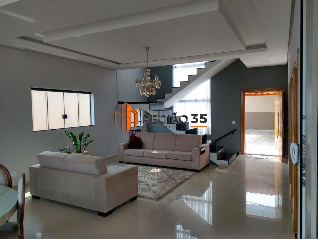 Casa à venda com 3 quartos, 350m² - Foto 1