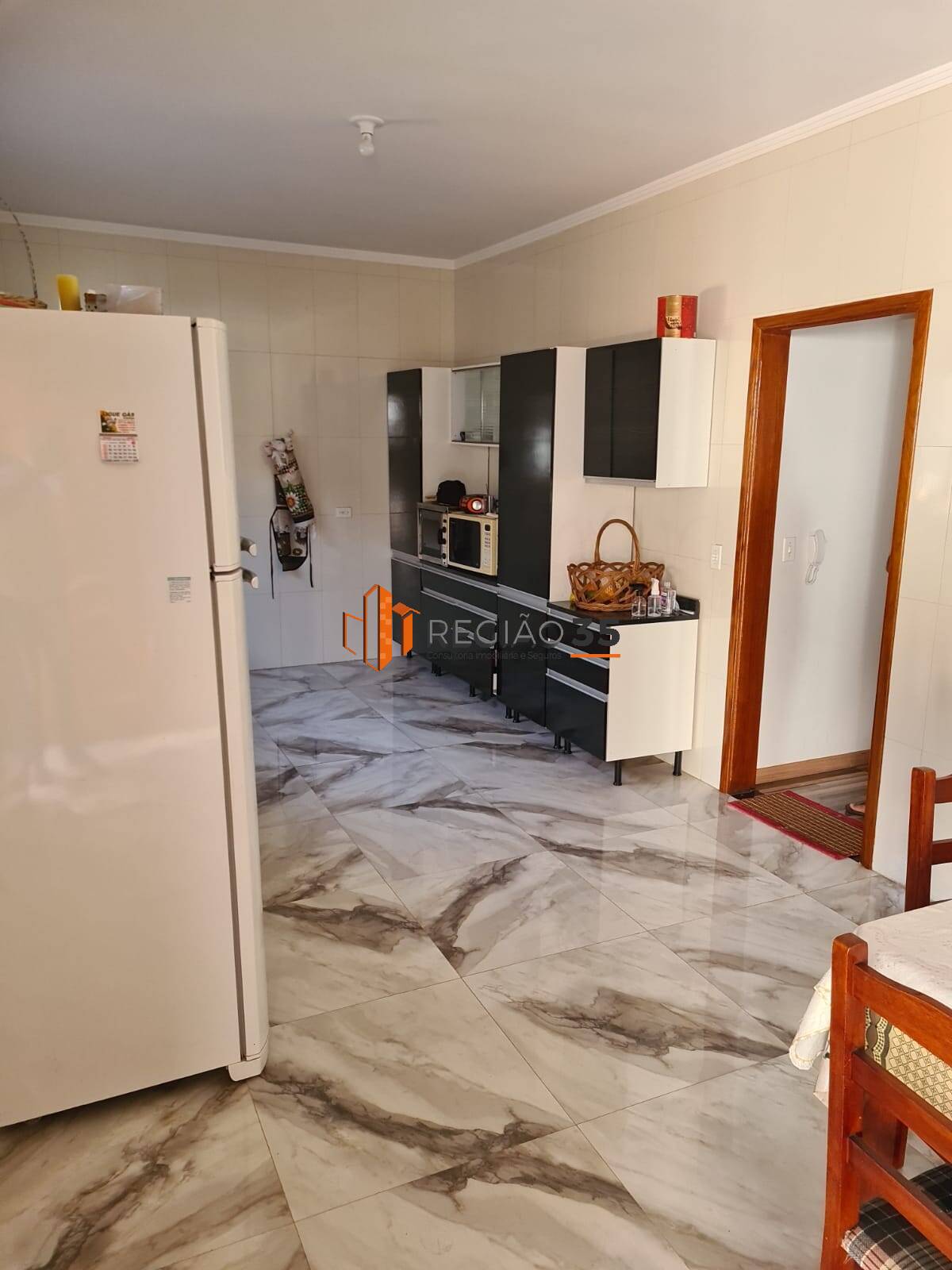 Casa à venda com 3 quartos, 300m² - Foto 8