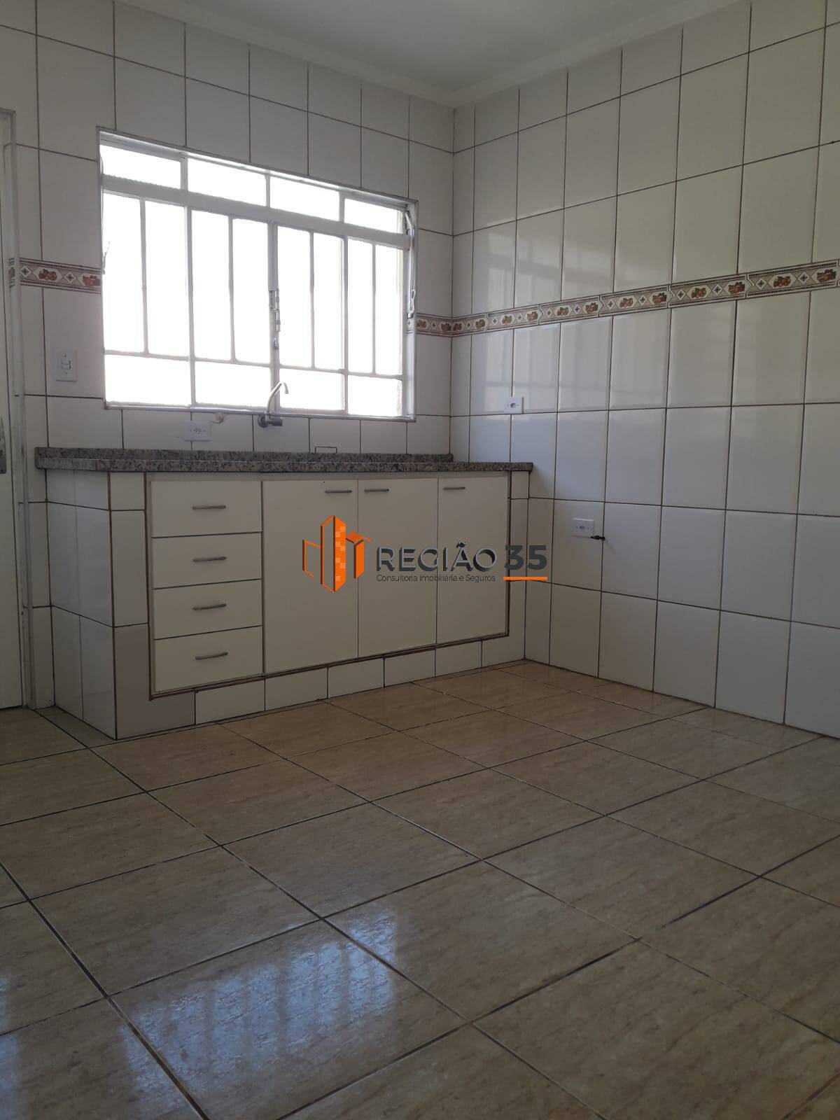 Casa à venda com 3 quartos, 88m² - Foto 11