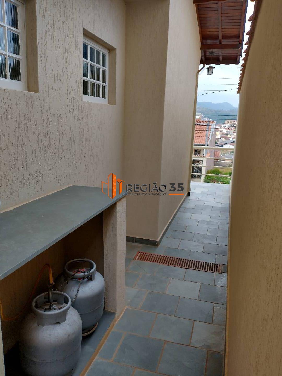 Casa à venda com 3 quartos, 120m² - Foto 10