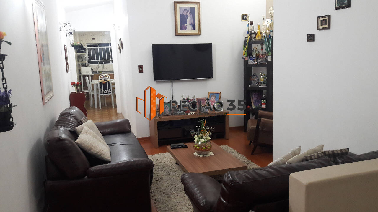 Casa à venda com 4 quartos, 148m² - Foto 4