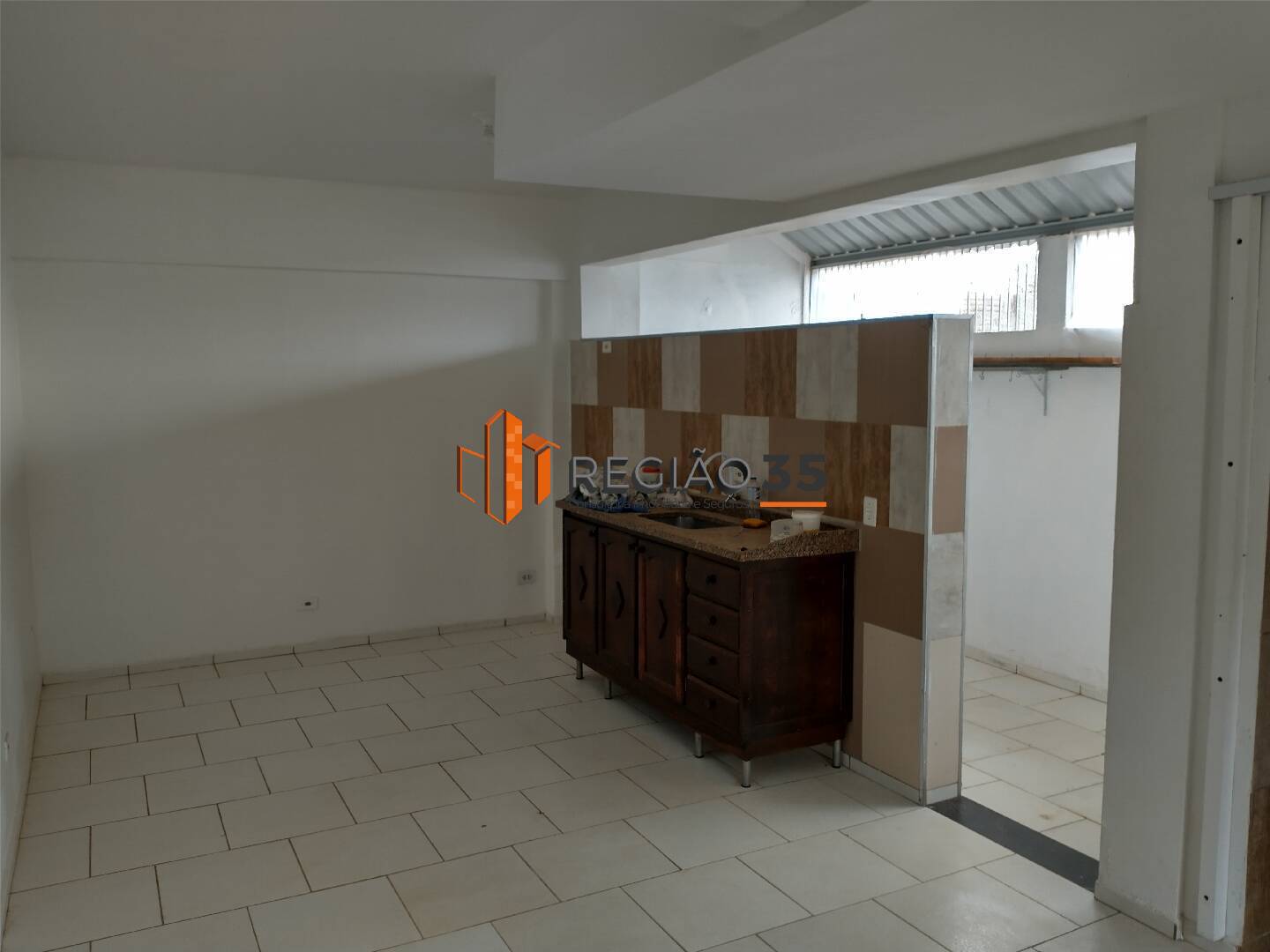 Casa à venda com 3 quartos, 90m² - Foto 4