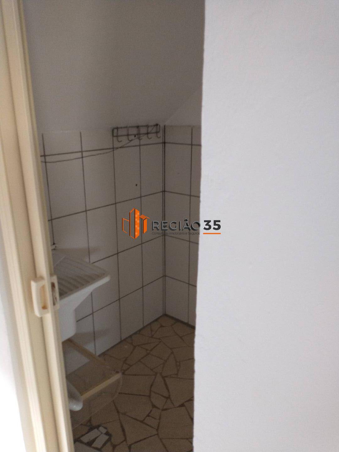 Casa à venda com 3 quartos, 90m² - Foto 18