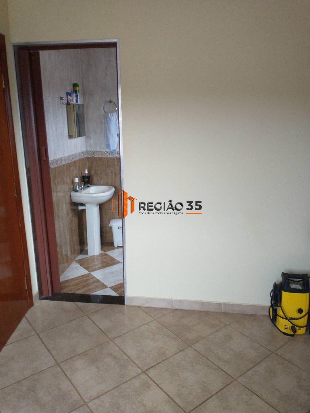 Casa à venda com 3 quartos, 90m² - Foto 27