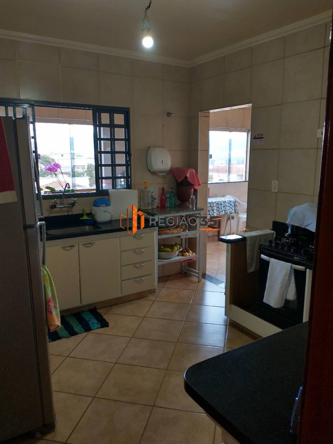 Casa à venda com 3 quartos, 90m² - Foto 31