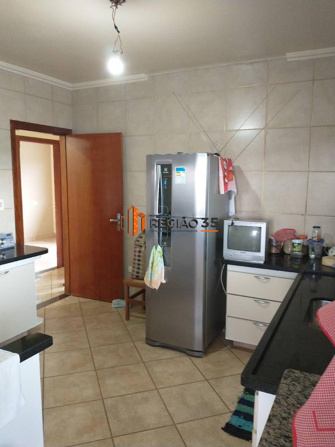 Casa à venda com 3 quartos, 90m² - Foto 34