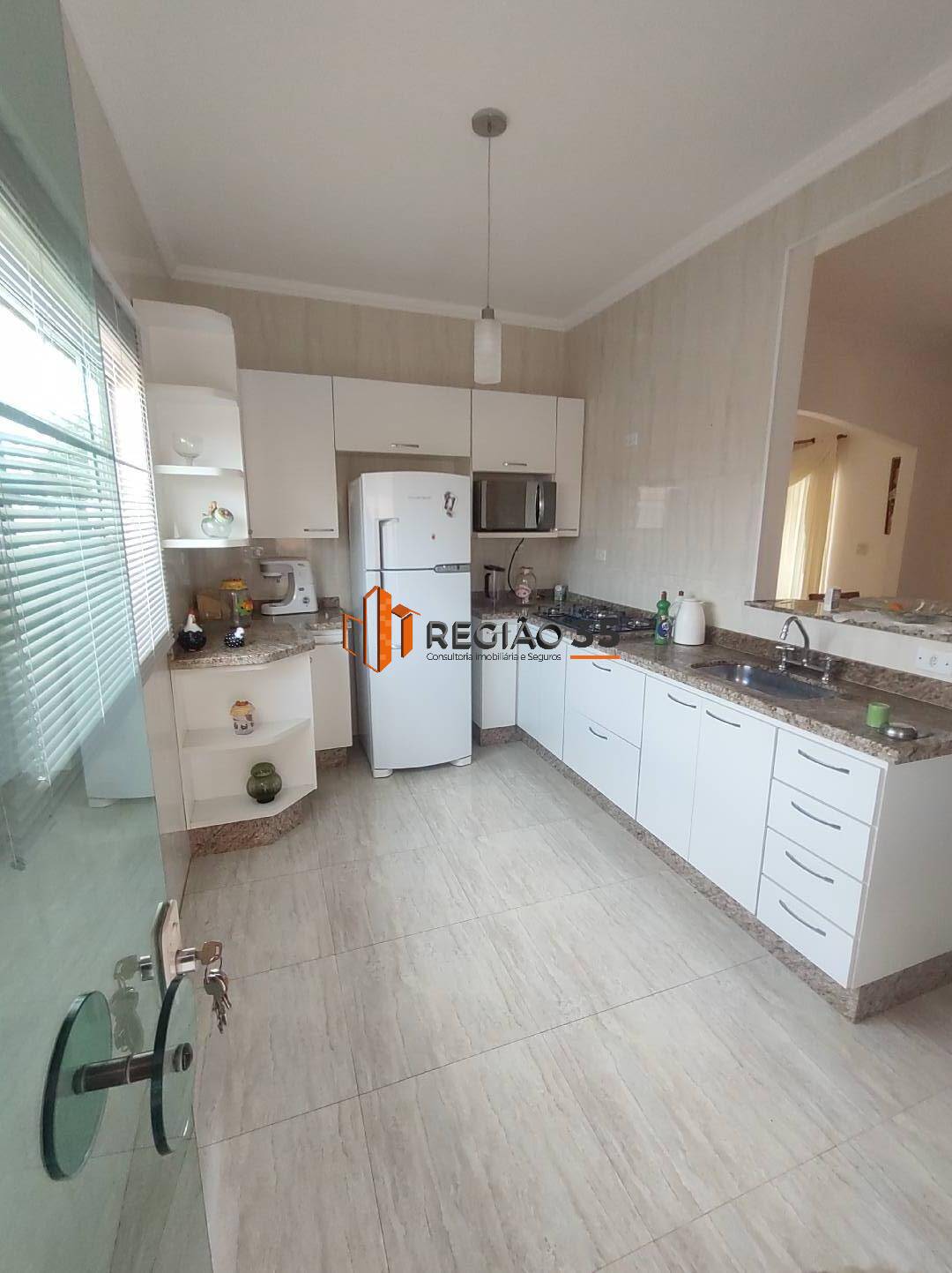 Casa à venda com 2 quartos, 110m² - Foto 10