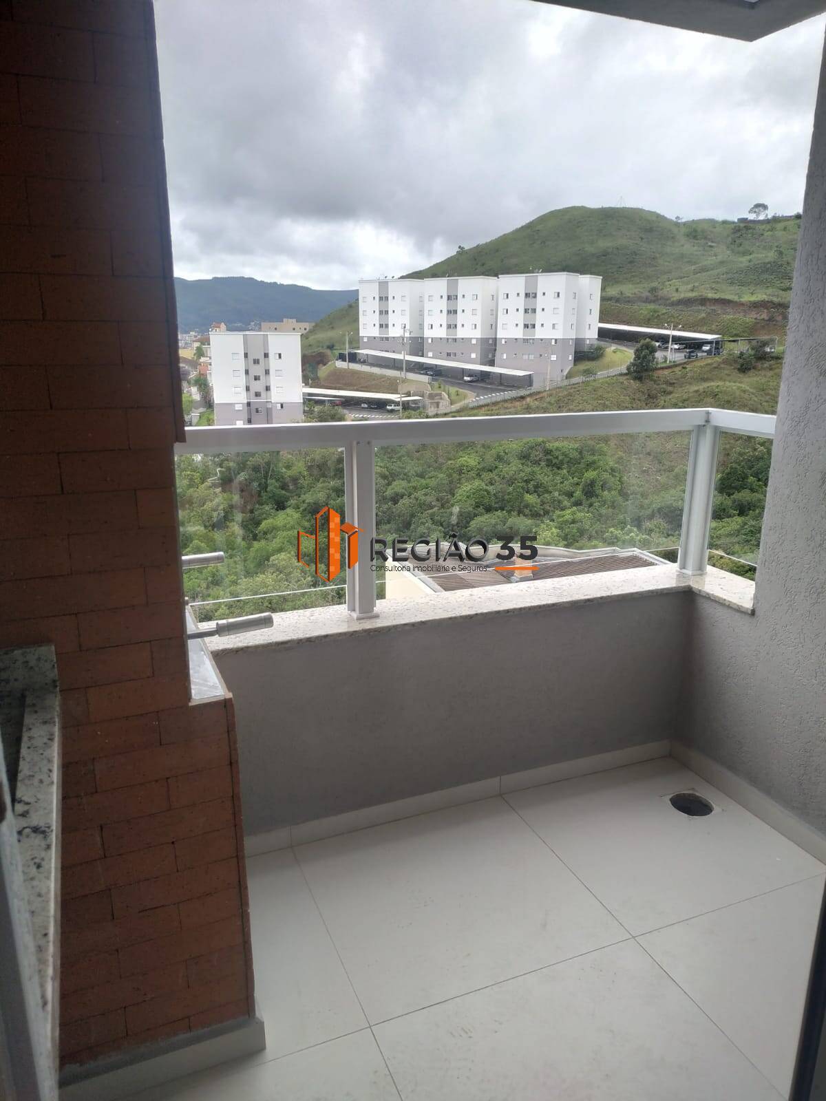 Apartamento à venda com 2 quartos, 63m² - Foto 4