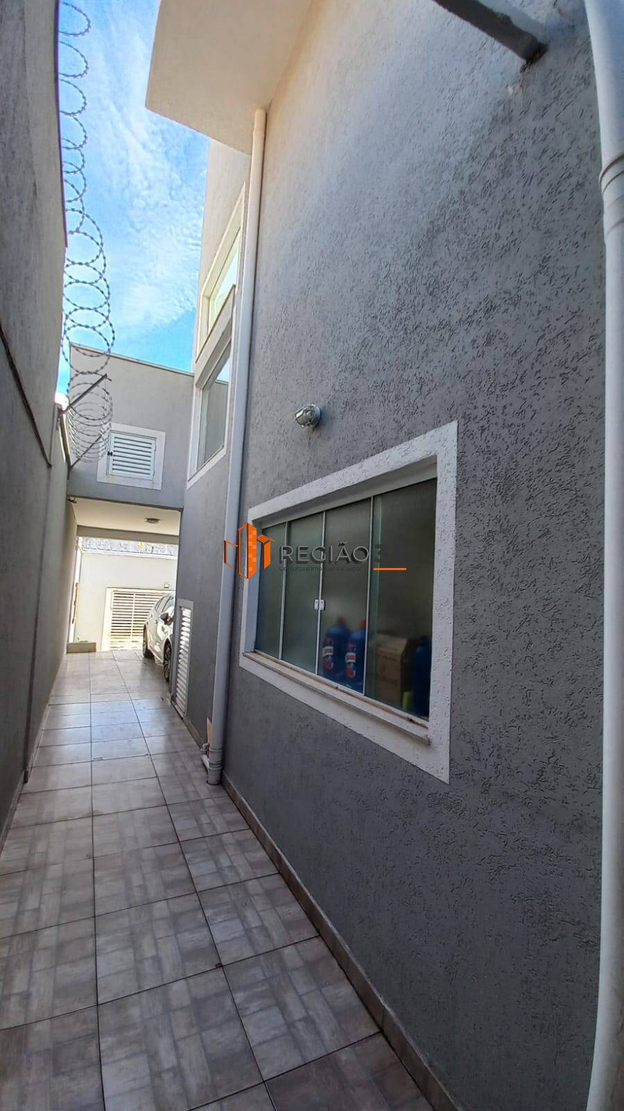 Casa à venda com 3 quartos, 280m² - Foto 2