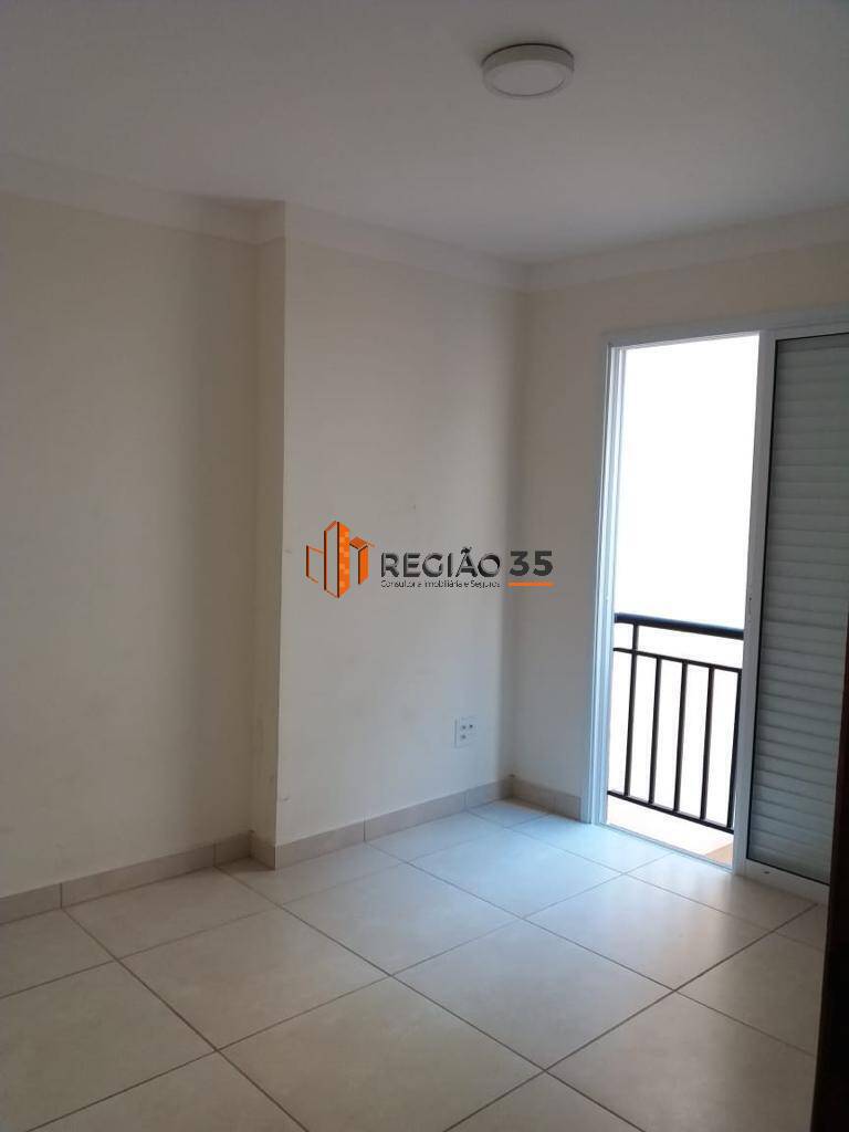 Apartamento à venda com 2 quartos, 70m² - Foto 2