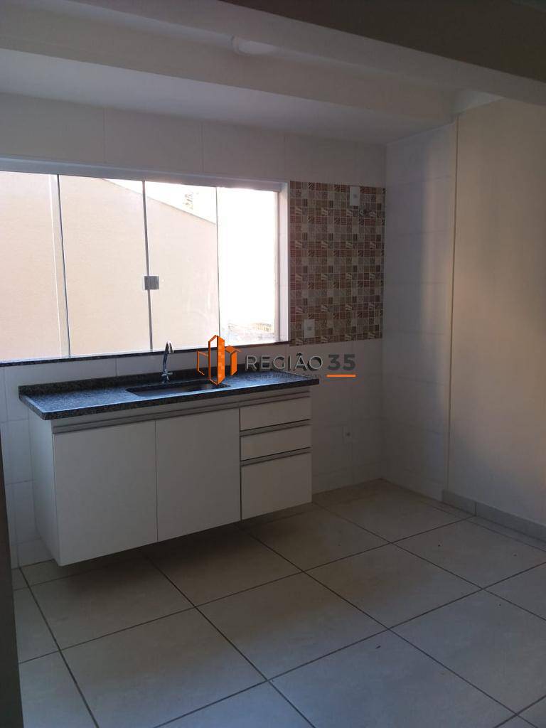 Apartamento à venda com 2 quartos, 70m² - Foto 3