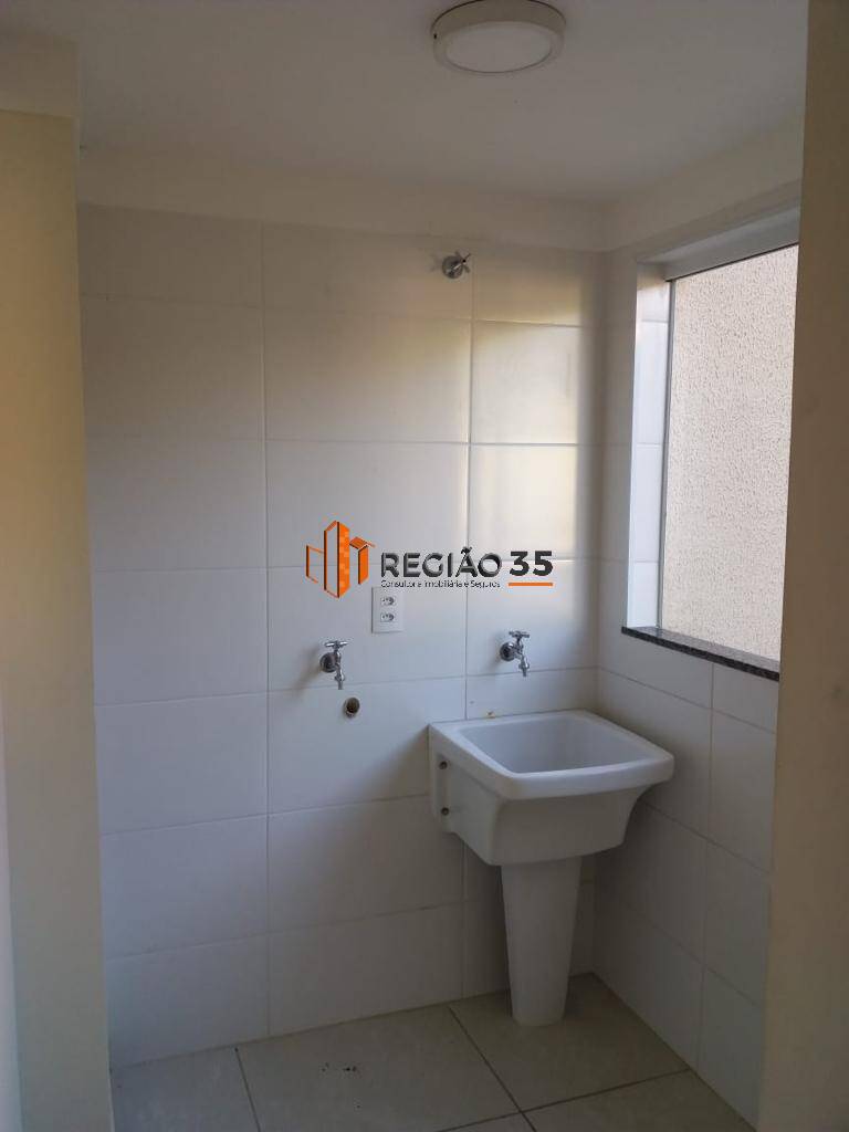 Apartamento à venda com 2 quartos, 70m² - Foto 4