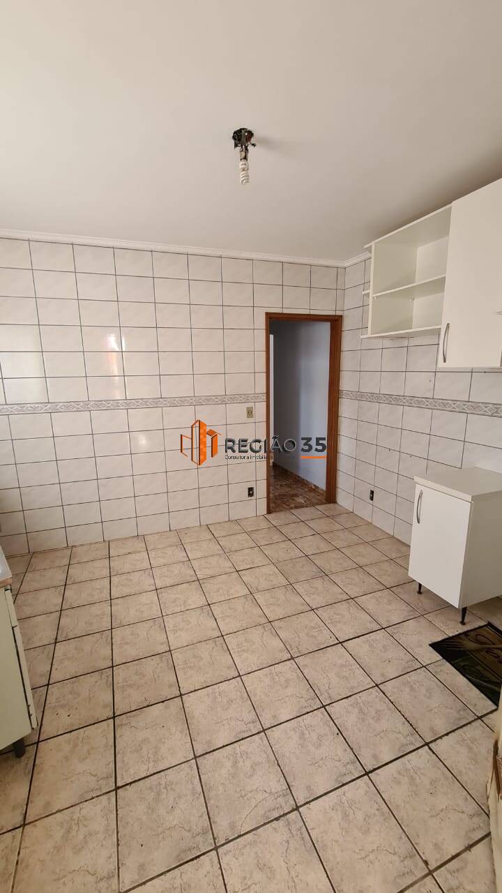 Apartamento à venda com 2 quartos, 75m² - Foto 11