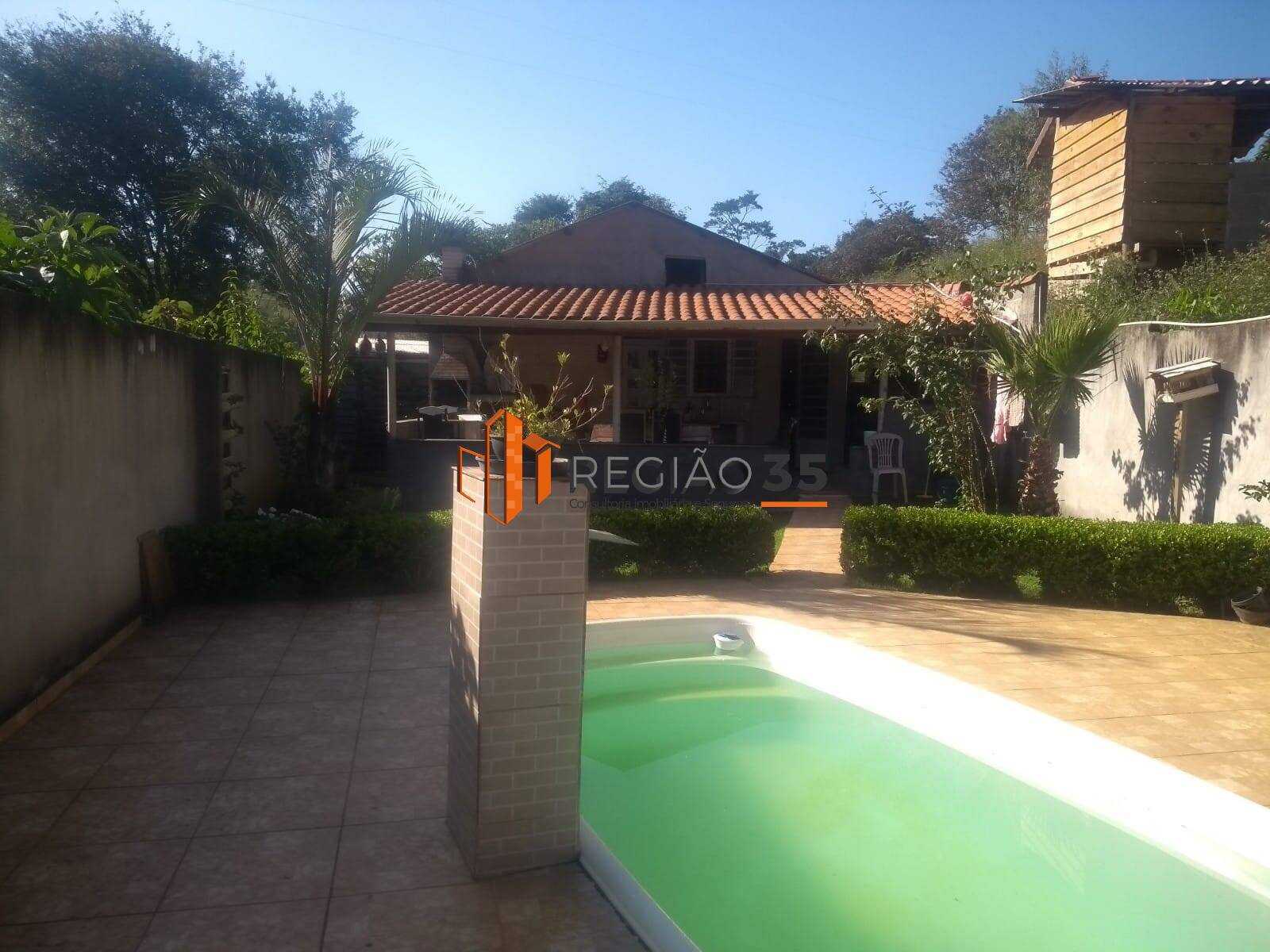 Fazenda à venda com 2 quartos, 75m² - Foto 1