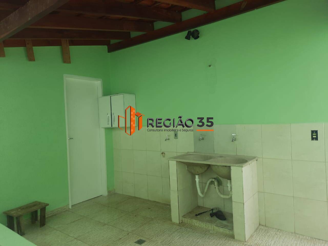 Casa à venda com 3 quartos, 350m² - Foto 10