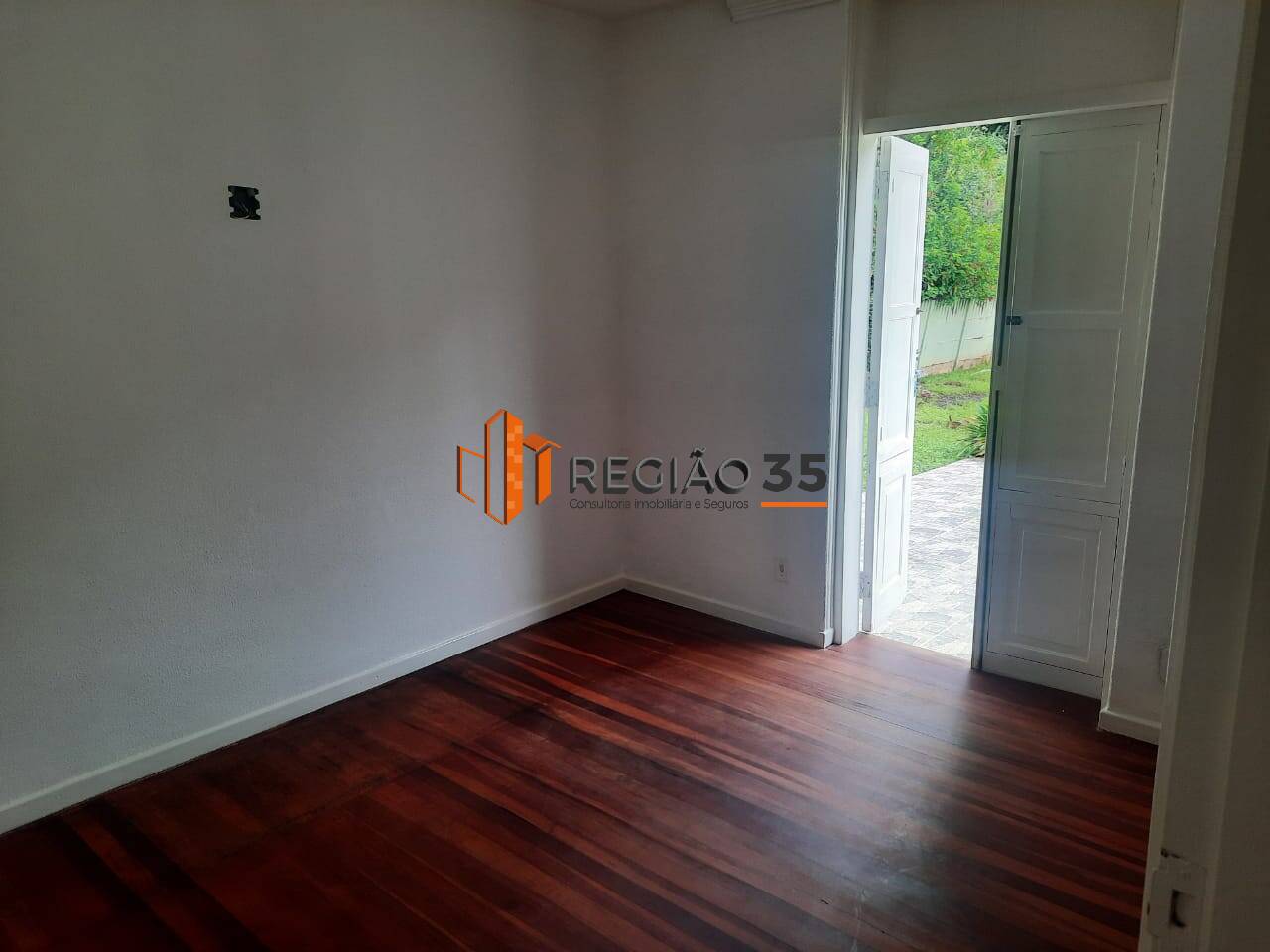 Casa à venda com 3 quartos, 350m² - Foto 18