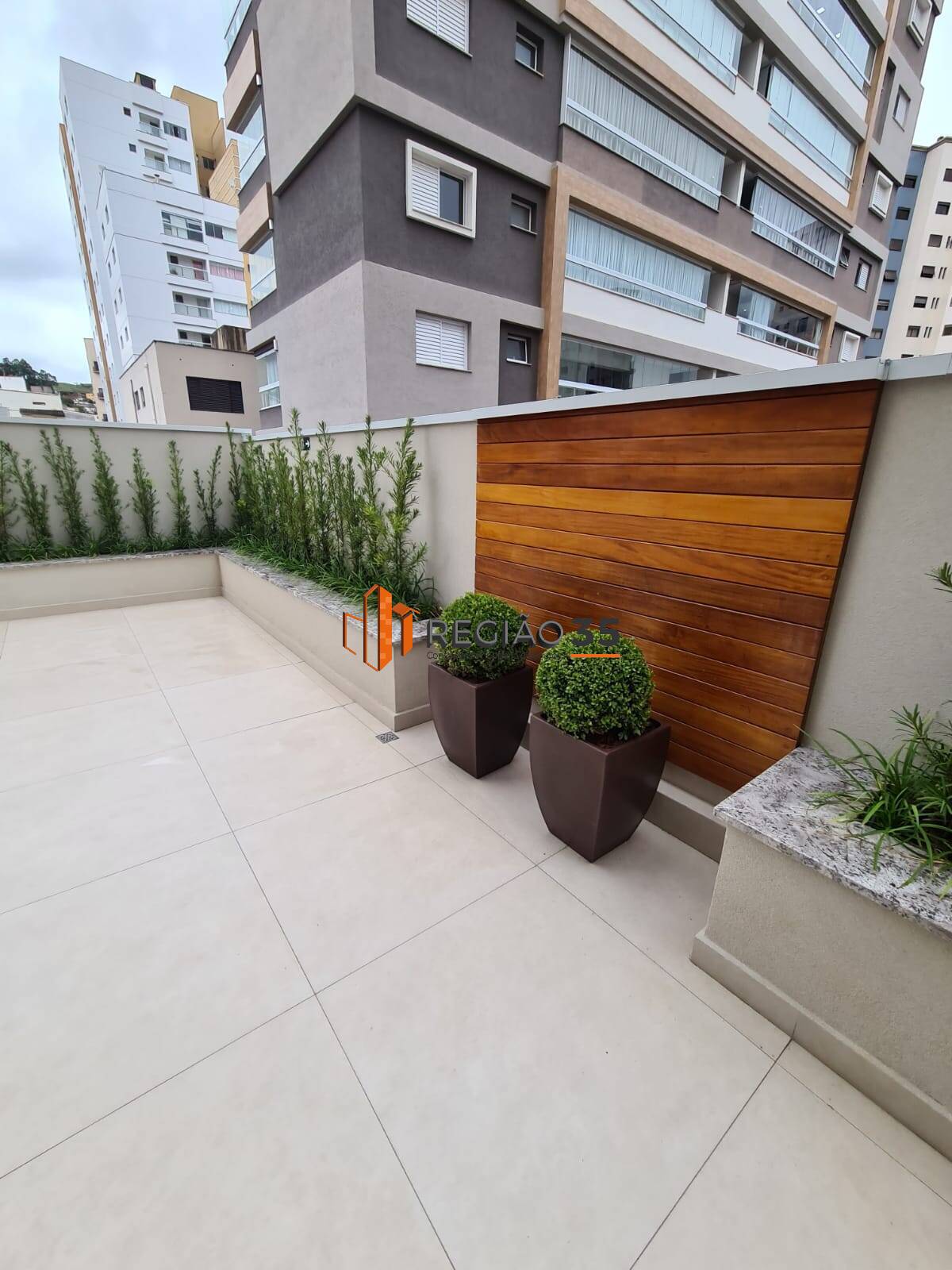 Apartamento à venda com 3 quartos, 154m² - Foto 9