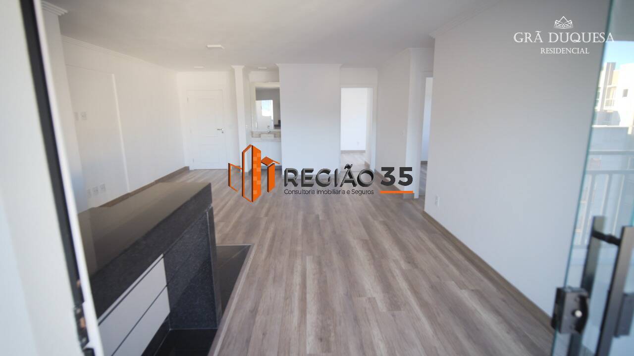 Apartamento à venda com 2 quartos, 70m² - Foto 12