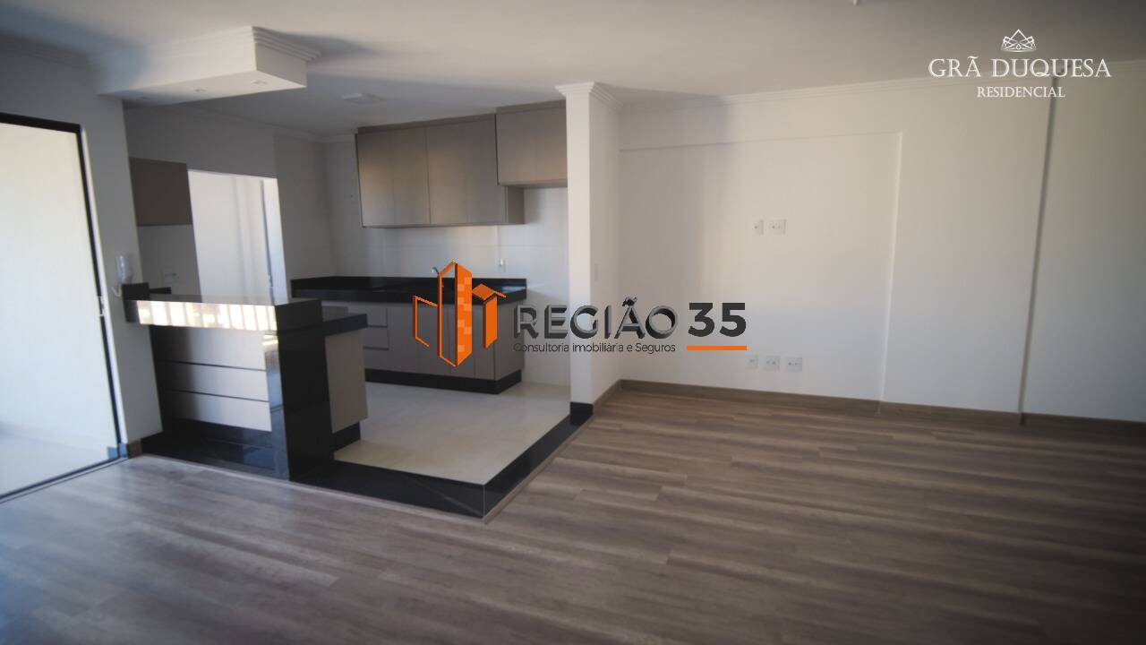 Apartamento à venda com 2 quartos, 70m² - Foto 11