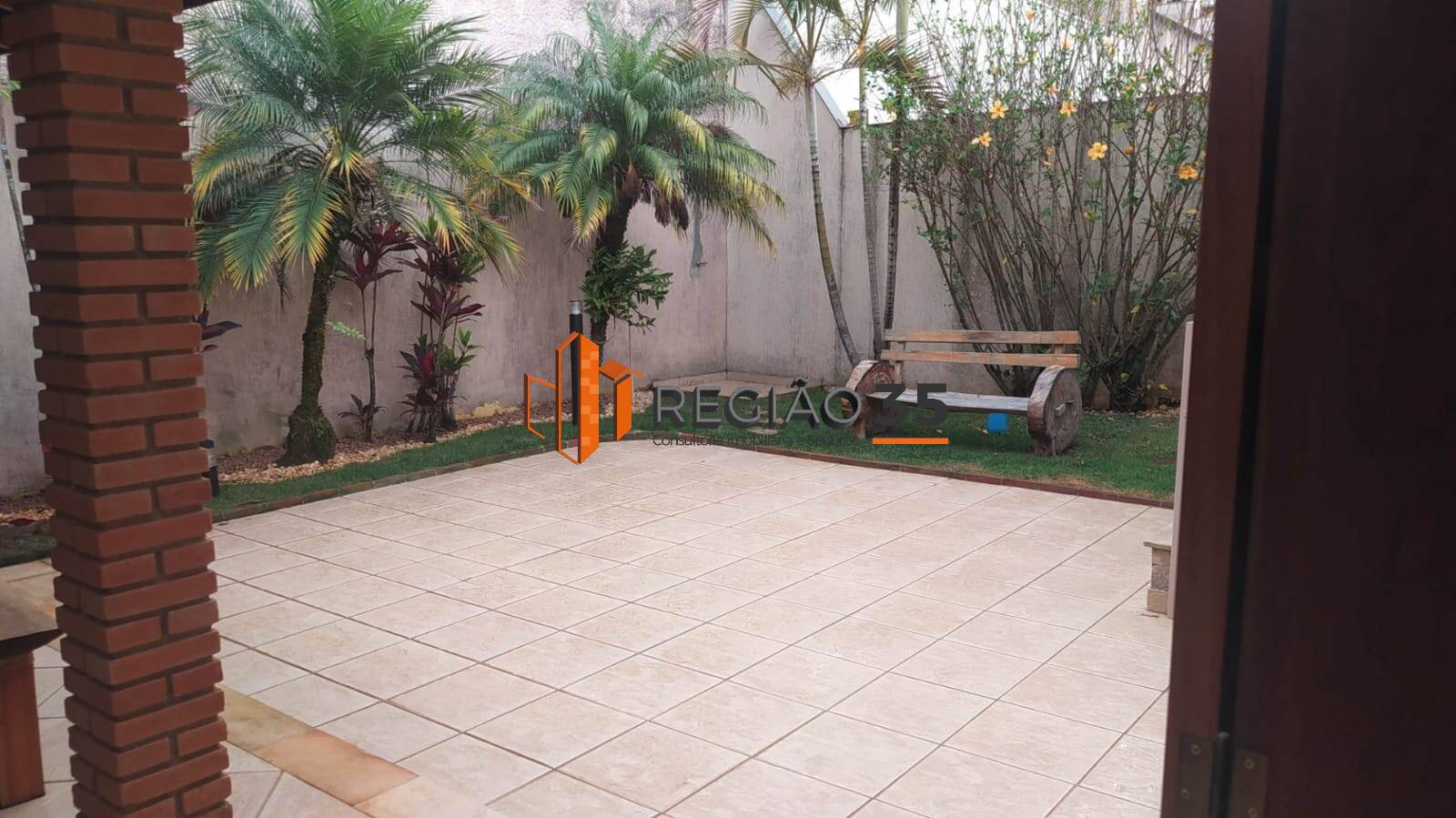 Casa à venda com 3 quartos, 300m² - Foto 7