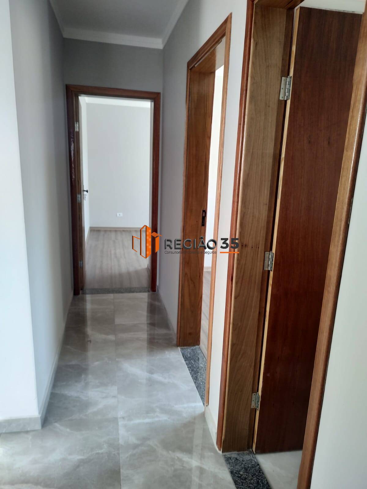 Casa à venda com 3 quartos, 145m² - Foto 2