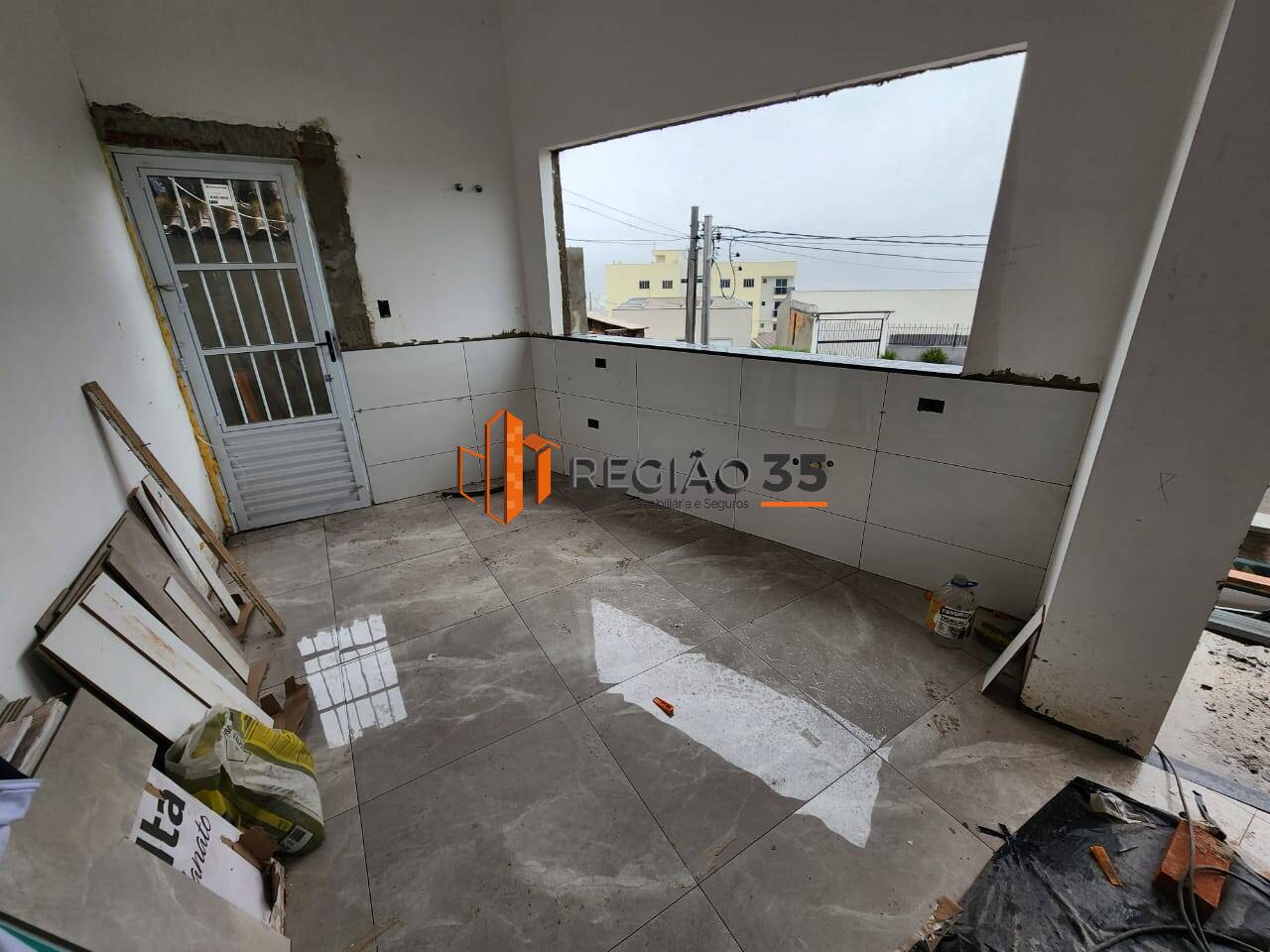 Casa à venda com 3 quartos, 150m² - Foto 3