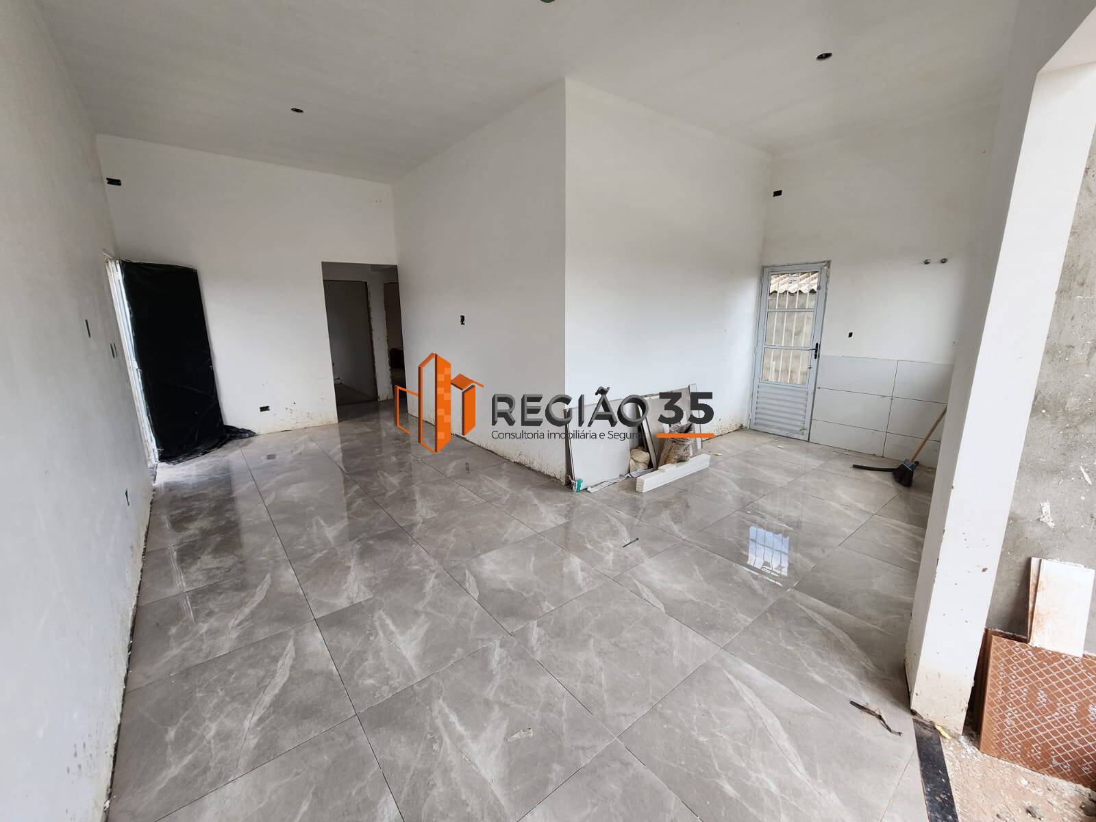 Casa à venda com 3 quartos, 150m² - Foto 4