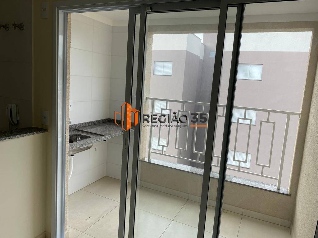 Apartamento à venda com 2 quartos, 65m² - Foto 2