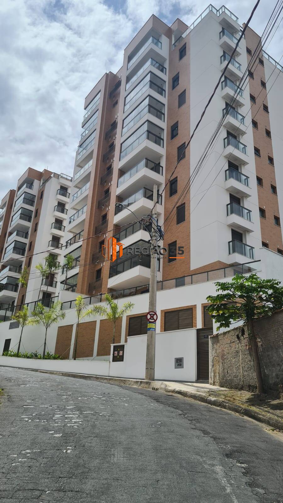 Apartamento à venda com 2 quartos, 75m² - Foto 2