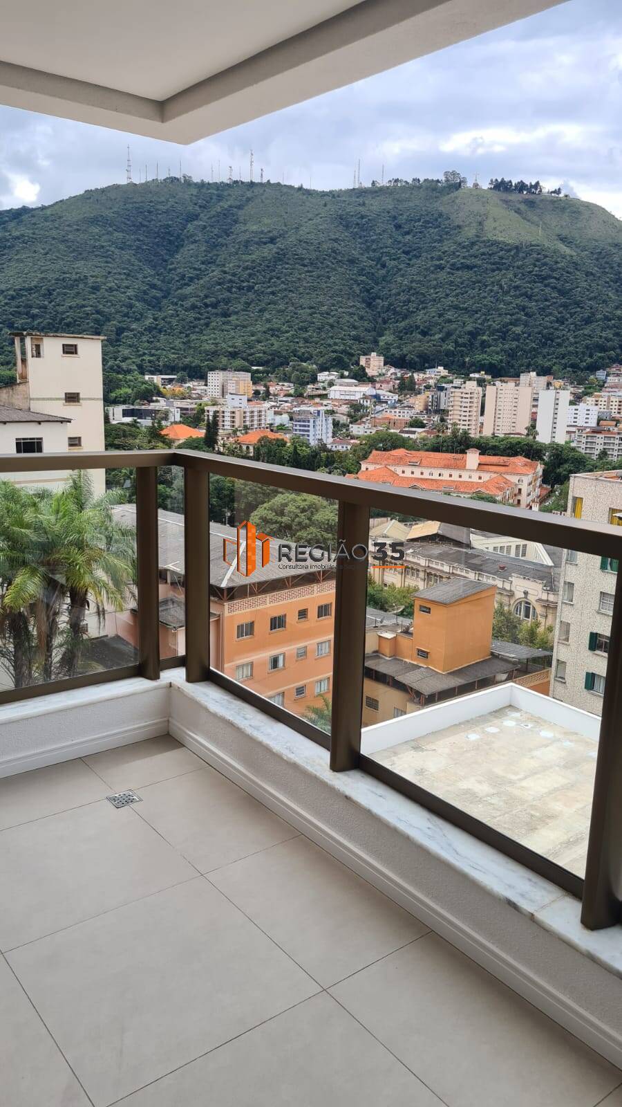 Apartamento à venda com 2 quartos, 75m² - Foto 3