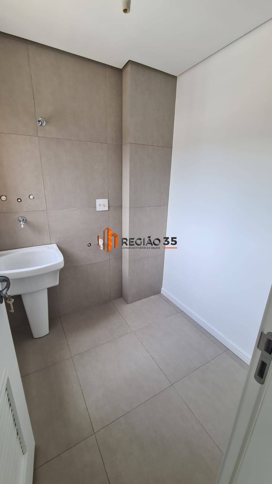 Apartamento à venda com 2 quartos, 75m² - Foto 23