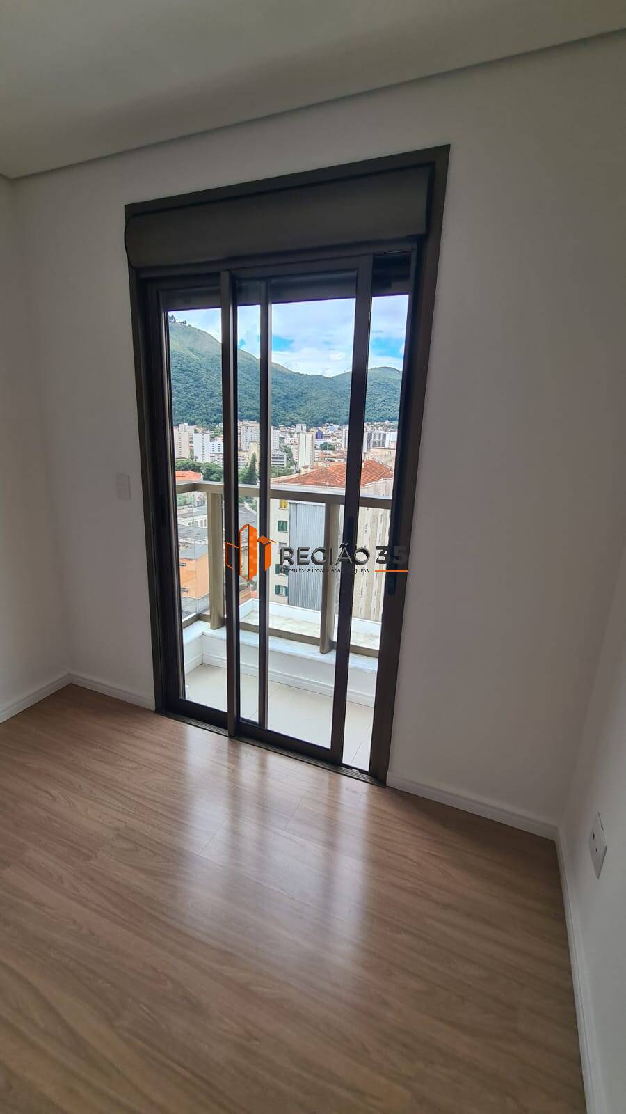 Apartamento à venda com 2 quartos, 75m² - Foto 16