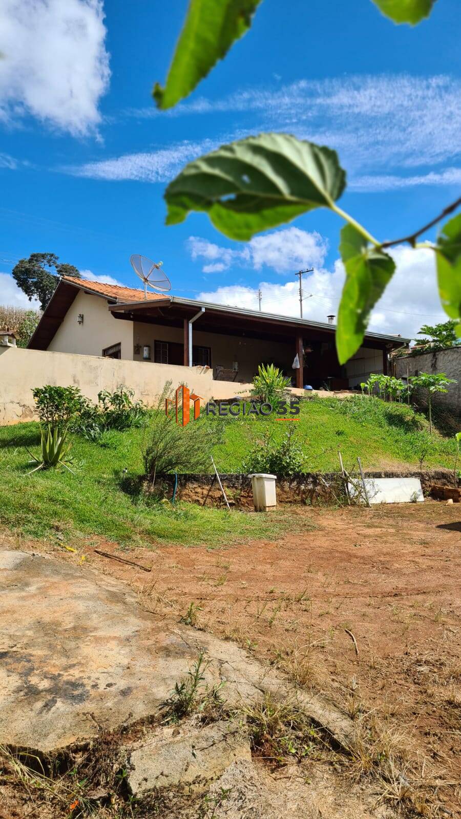 Fazenda à venda com 2 quartos, 82m² - Foto 1